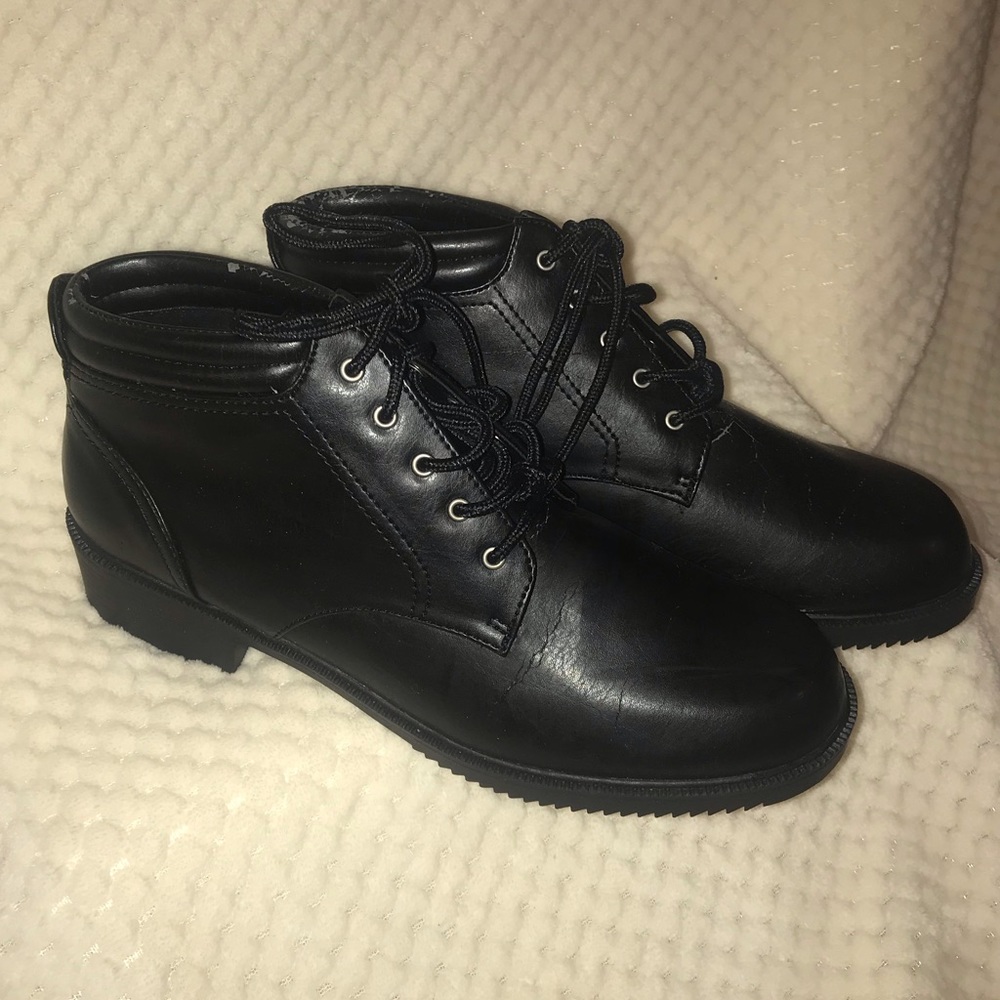 🤩PRICE DROP Vintage Black Boots